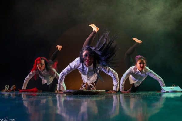 Captation danse Feng Shui, à 3 caméras avec itw du metteur en scène Mohamed Rouabah effectuée par OrnyCam, production audiovisuelle sur Avignon et Nîmes