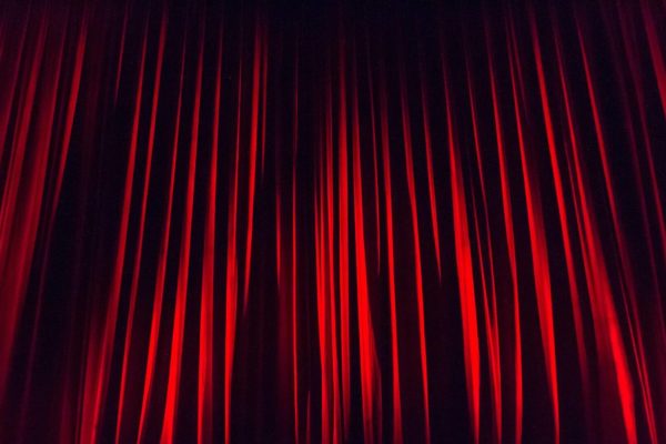 Rideau de théâtre, Prestation Captation vidéo de spectacle vivant - OrnyCam Production
